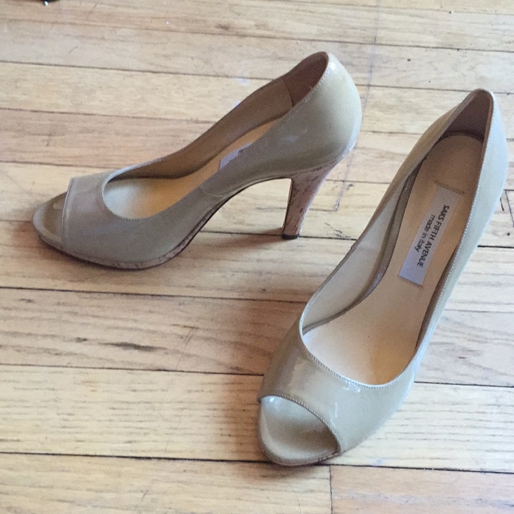 Tan peep toes